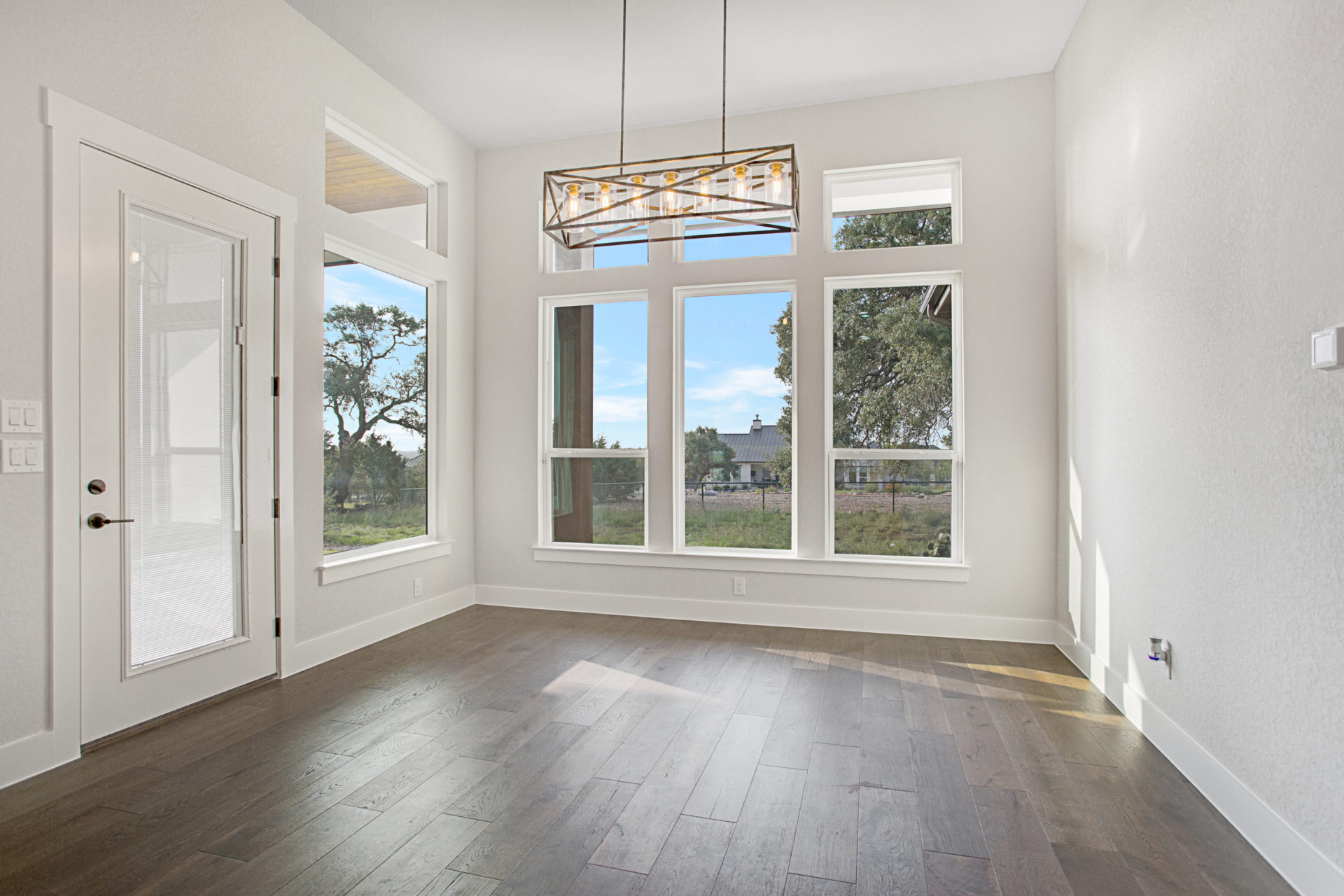 JLP_3485-Hardwood_Floor_Room-Window