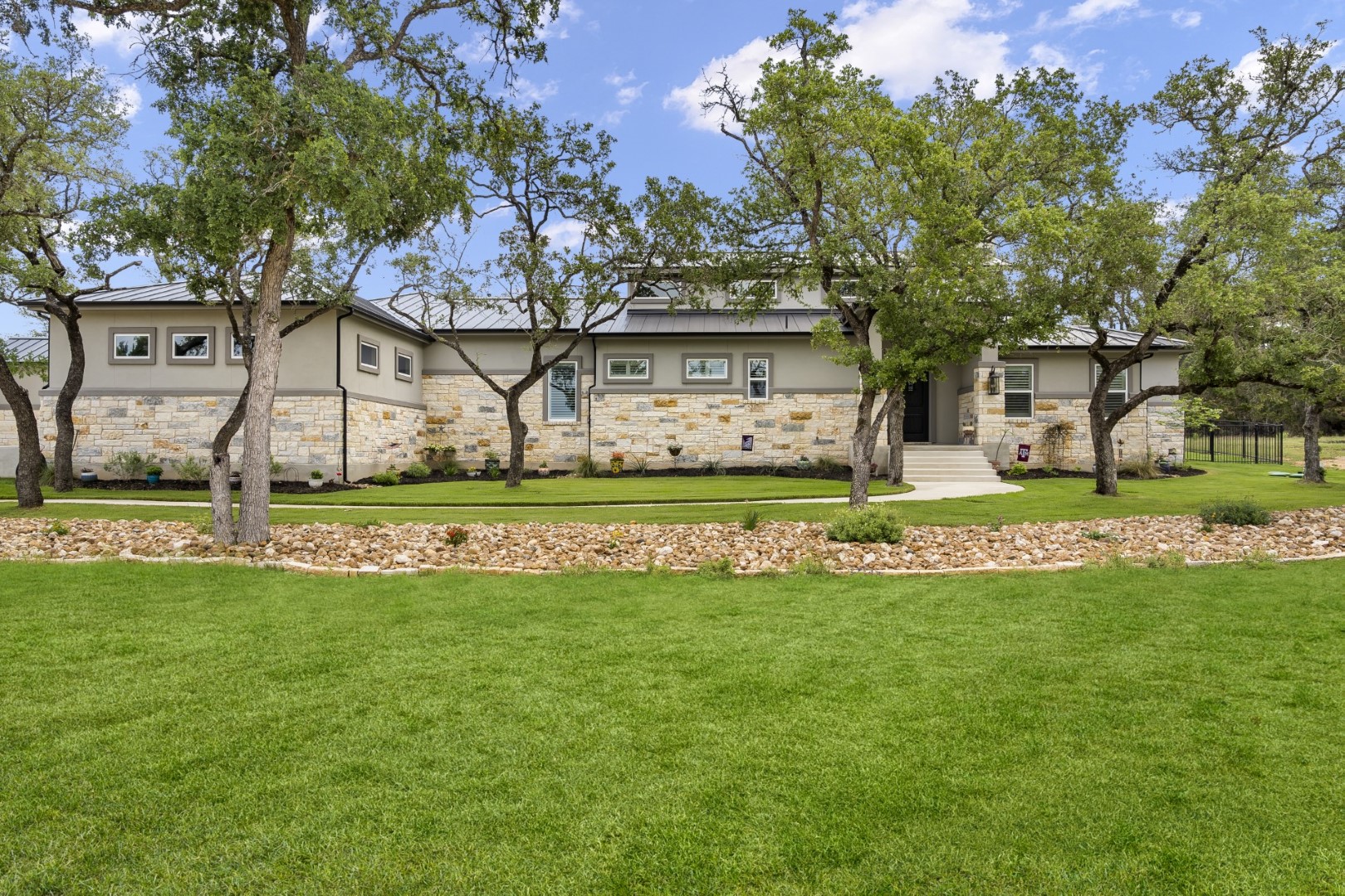 Exterior - 9470