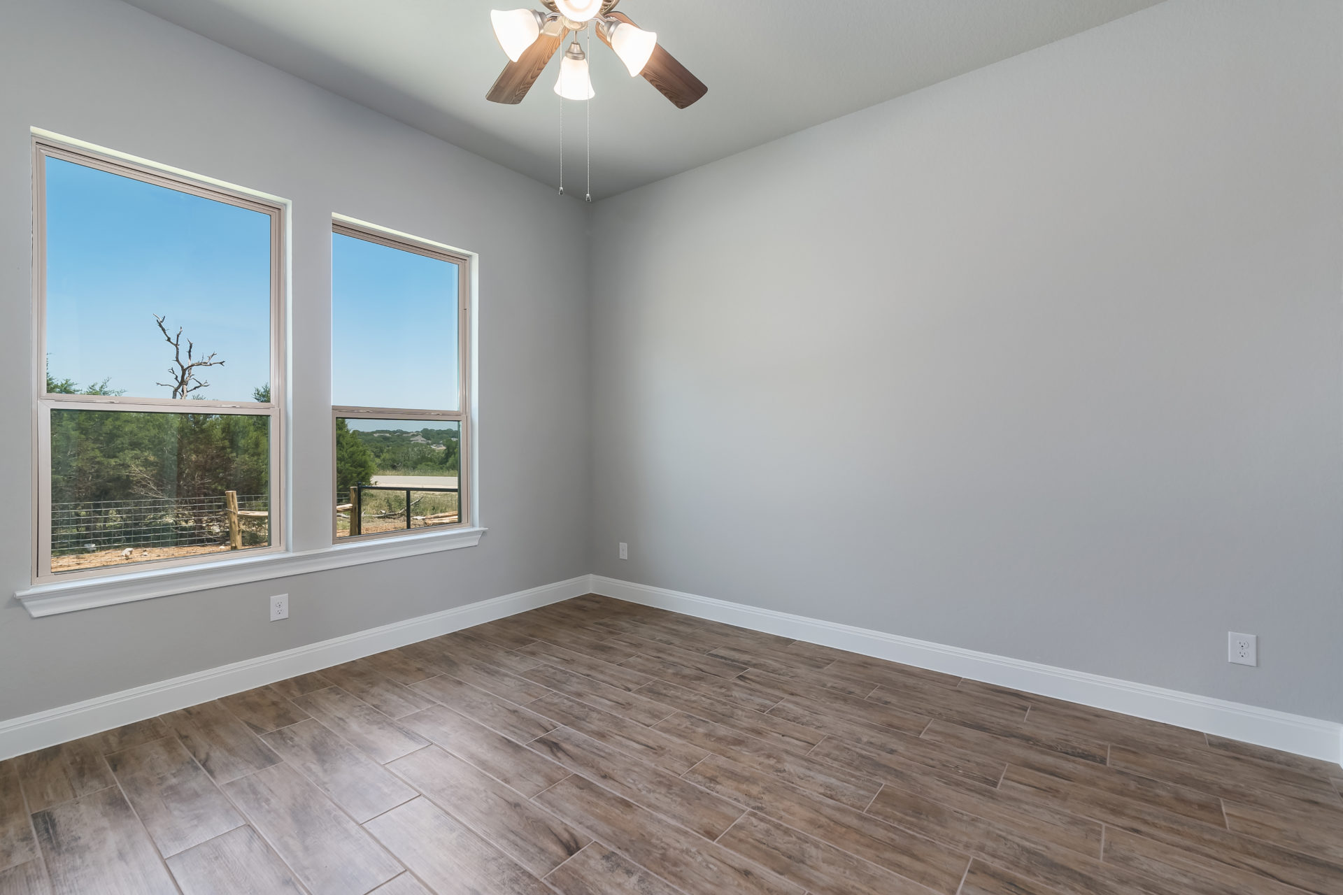 Birch-Front_Room_with_Hard_Floors