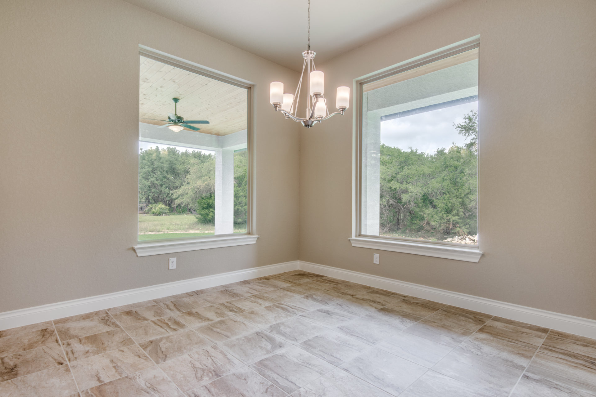 Craddick-Room_with_Hardwood_Flooring