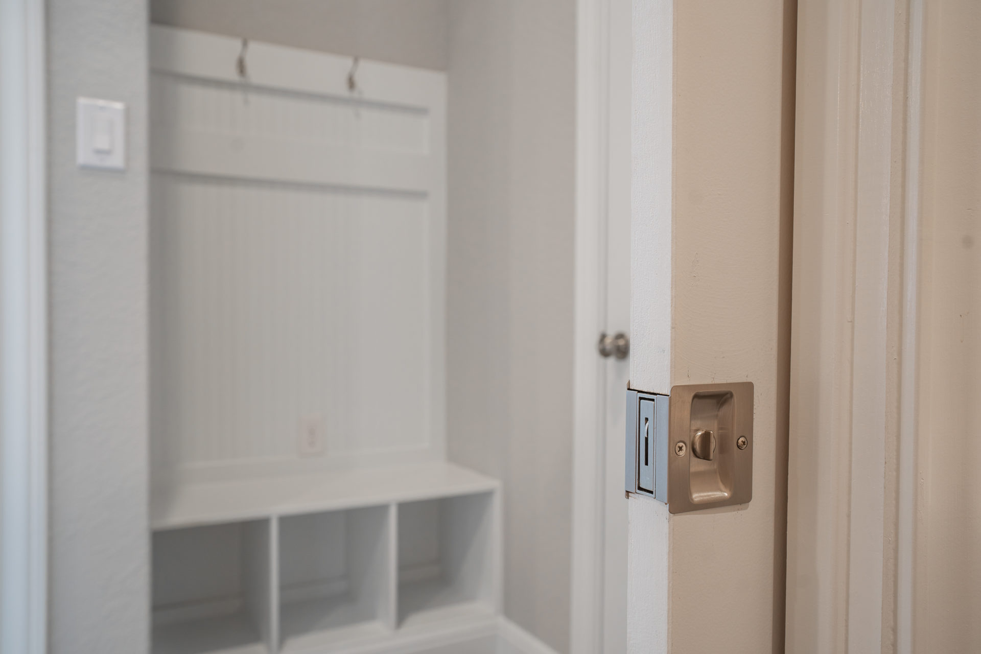 Maple_V2-Door-Mud_Room
