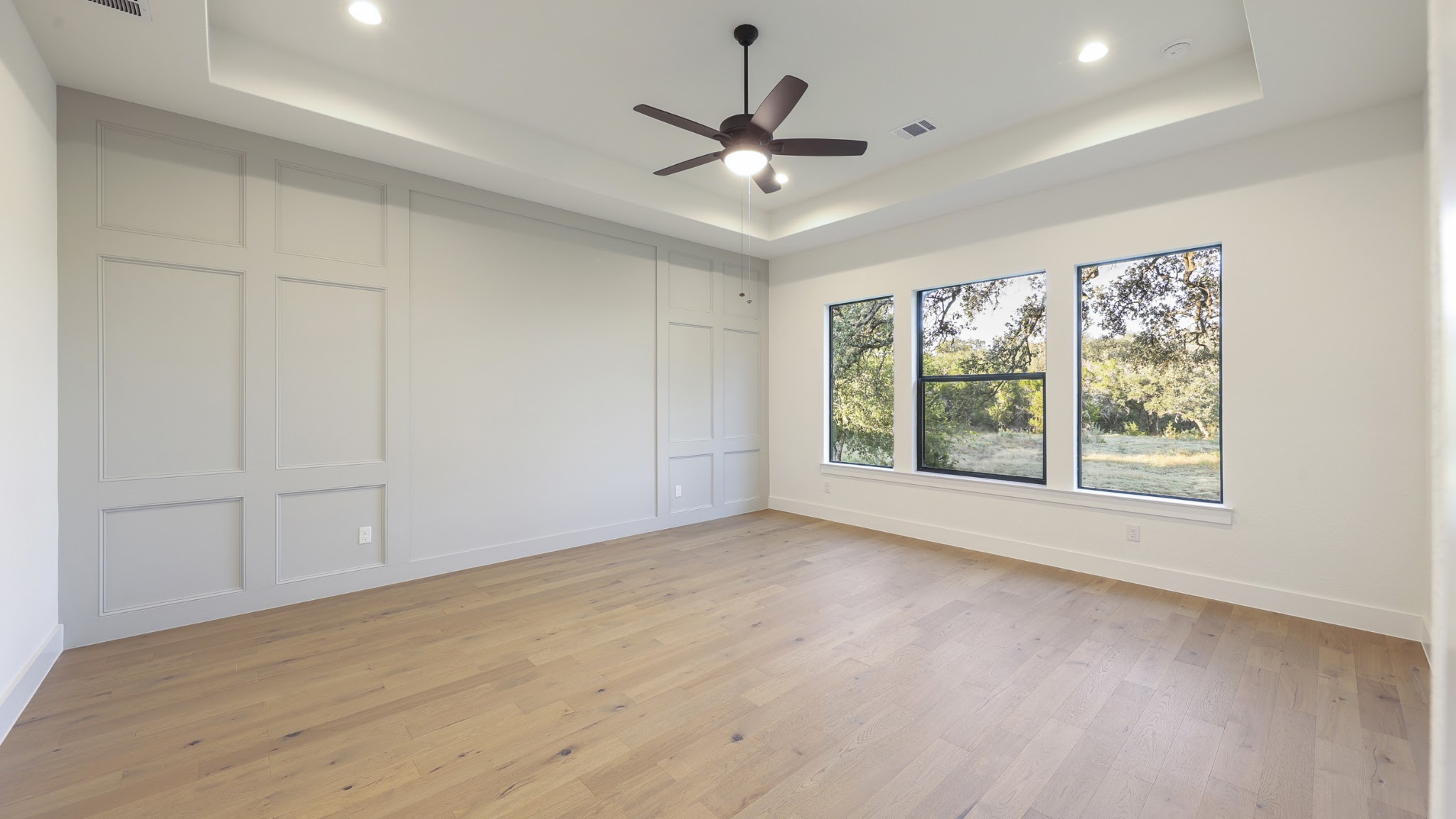 PECAN_INTERIOR_03