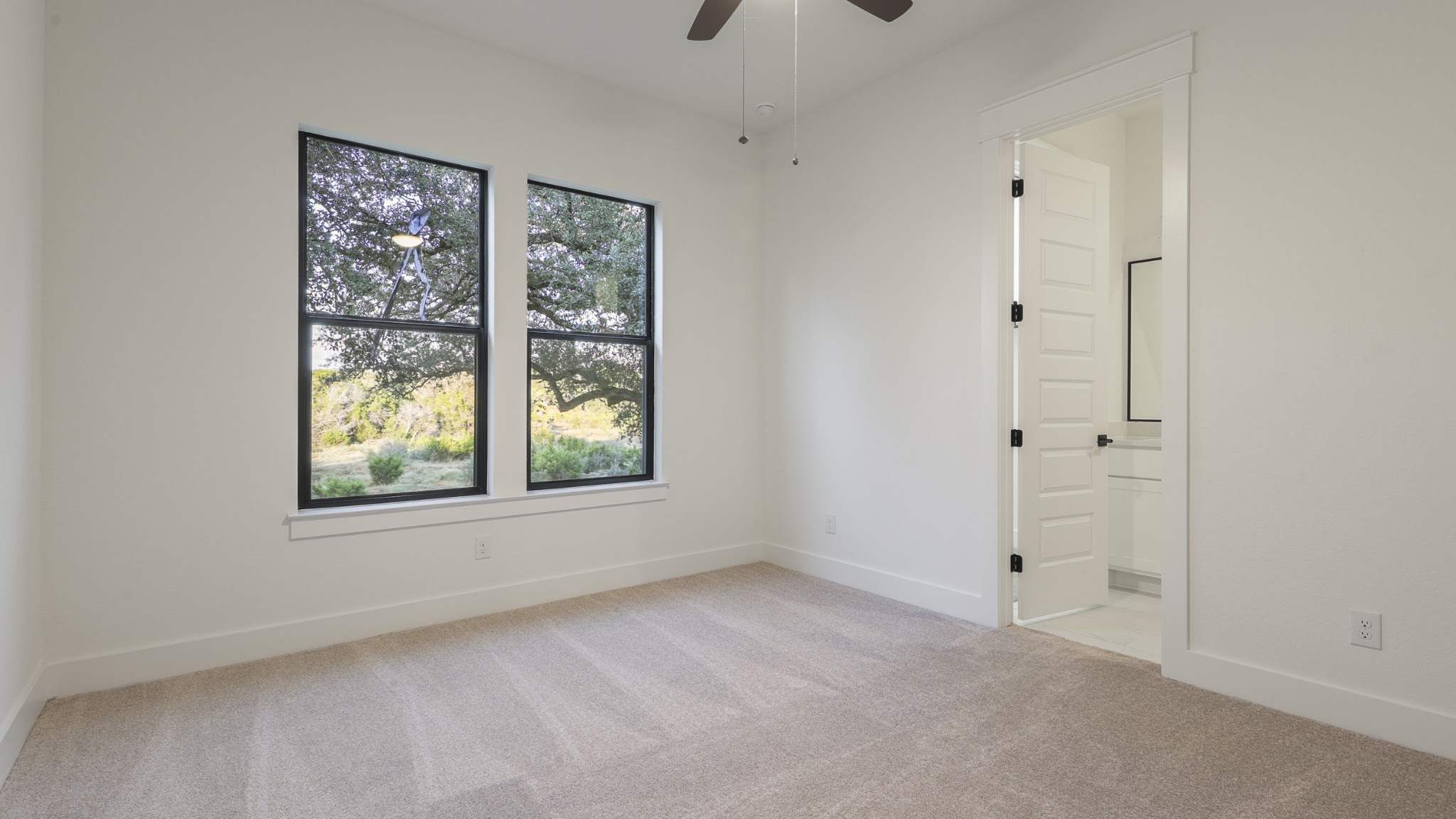 PECAN_INTERIOR_04