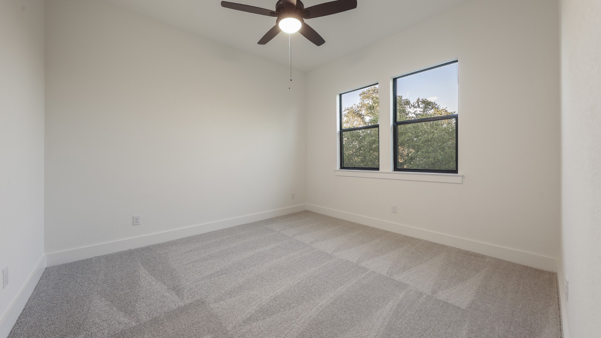 PECAN_INTERIOR_05
