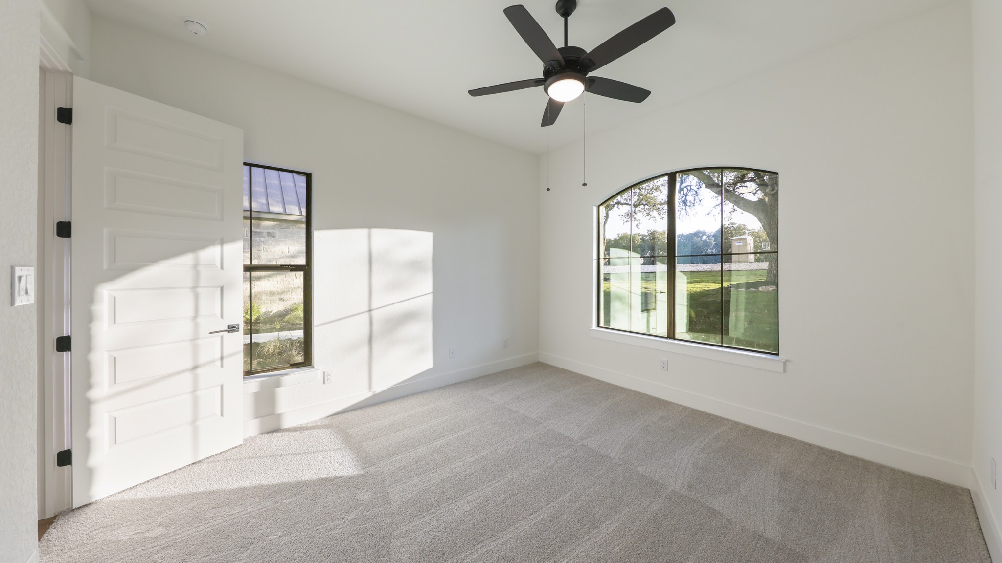 PECAN_INTERIOR_07