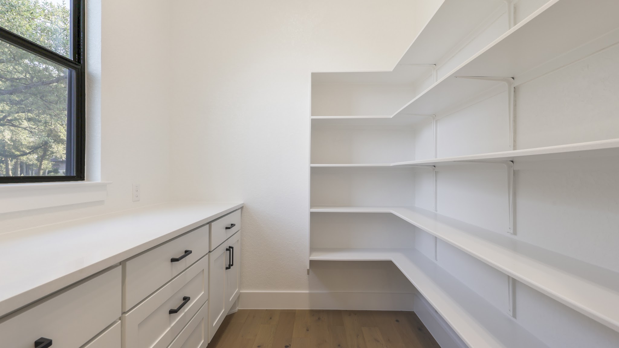 PECAN_INTERIOR_13