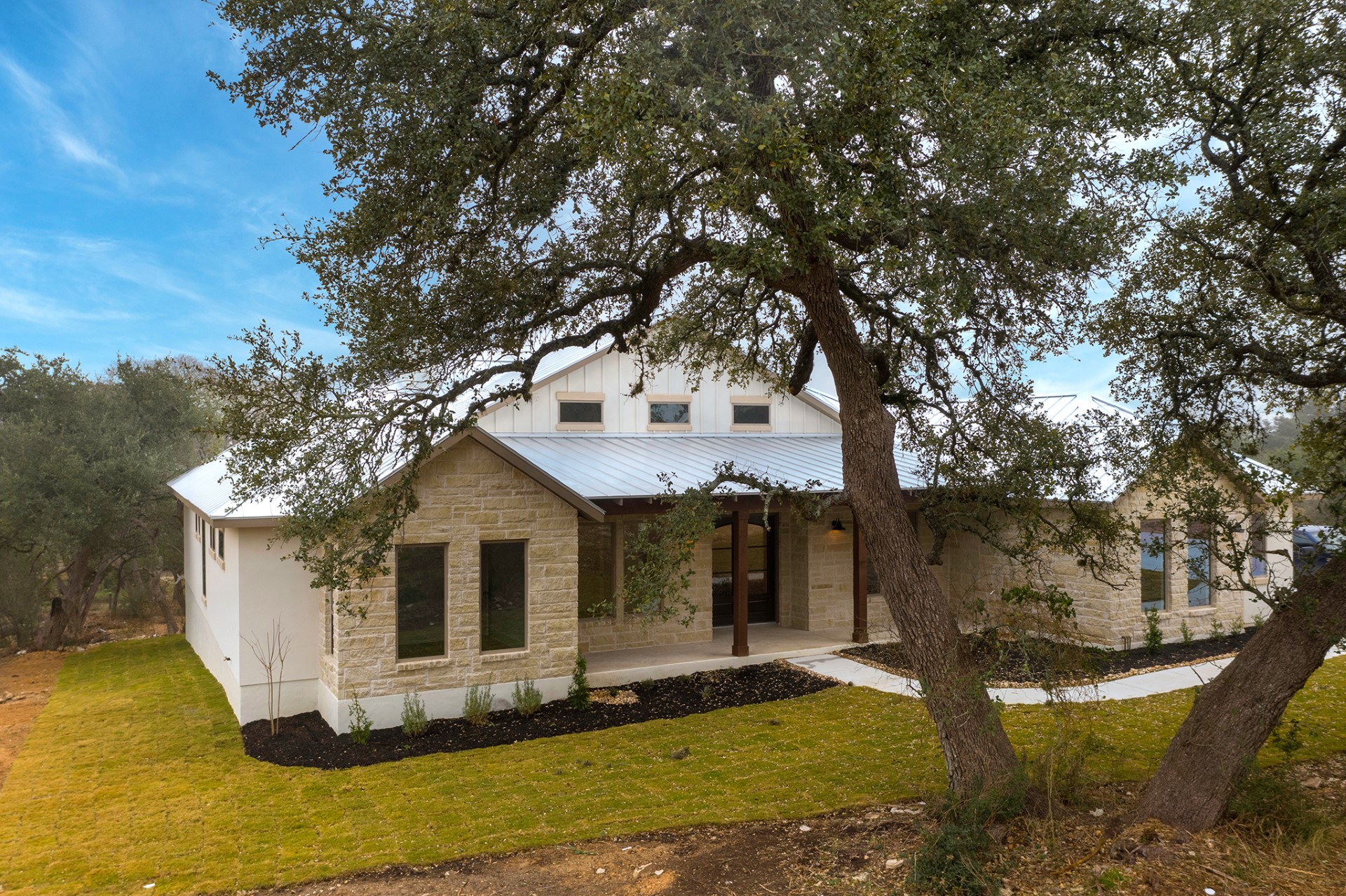 Somerset_V2-Front_of_House_through_Trees_